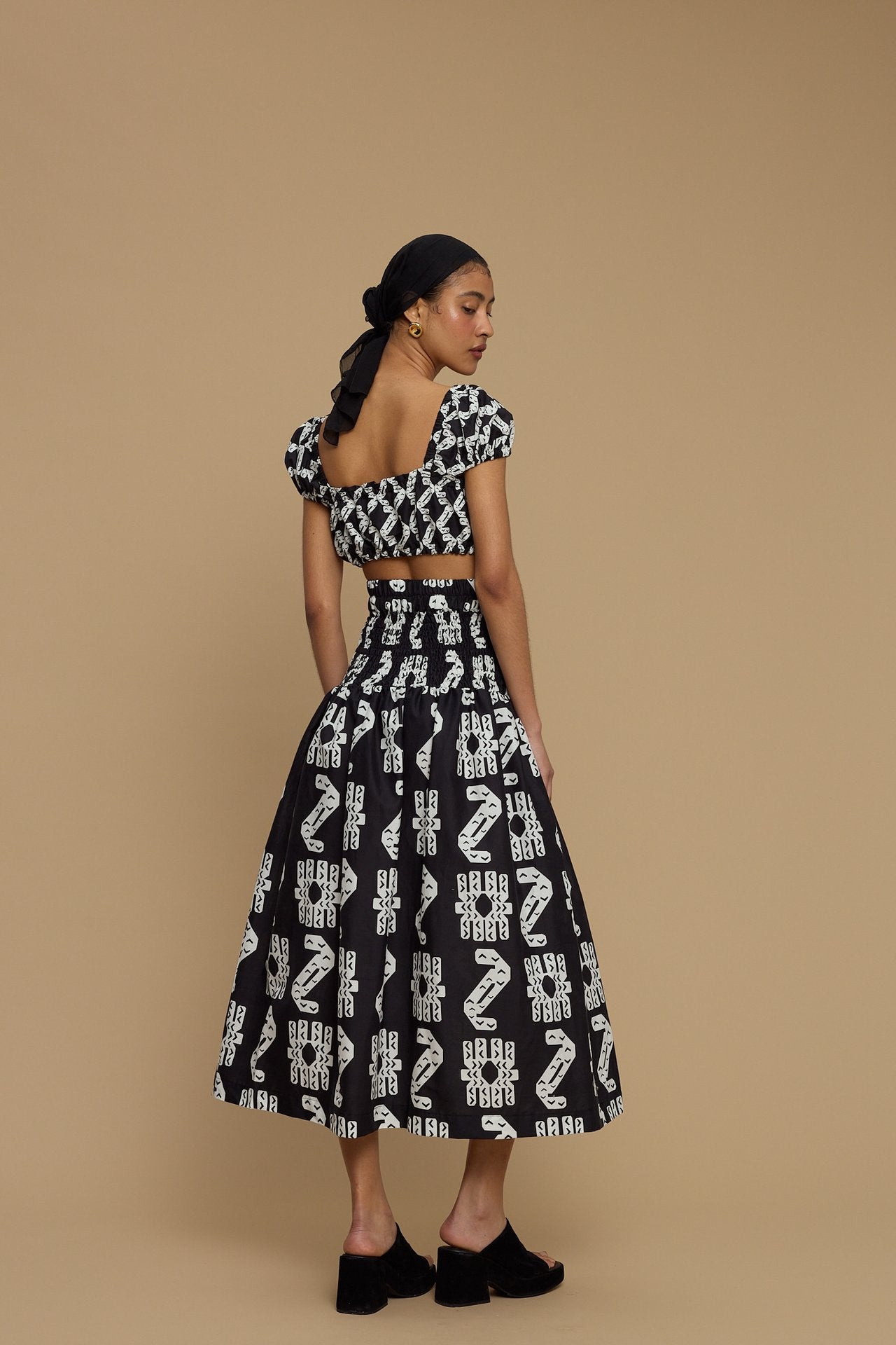 TOP DELOS (NAXOS CUSHION BLACK&WHITE PRINT)