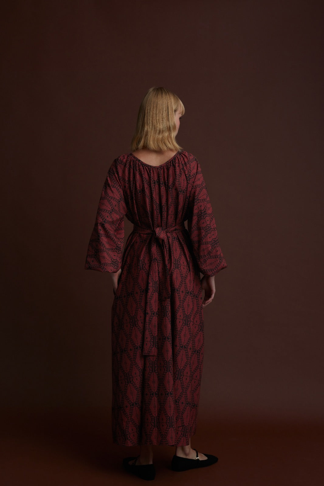 FLORINA MAXI DRESS (FOUTA BLACK/RED PRINT)