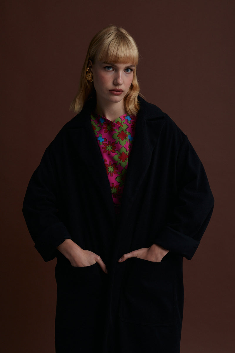 VOUKOLIKON OVERCOAT (BLACK)