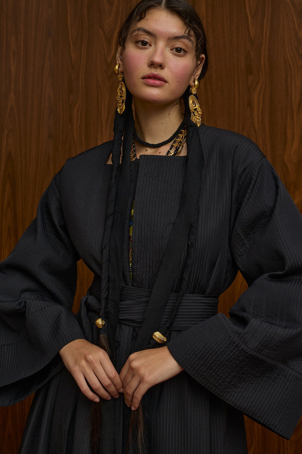 VELENTZA OVERCOAT (BLACK PLISSE)