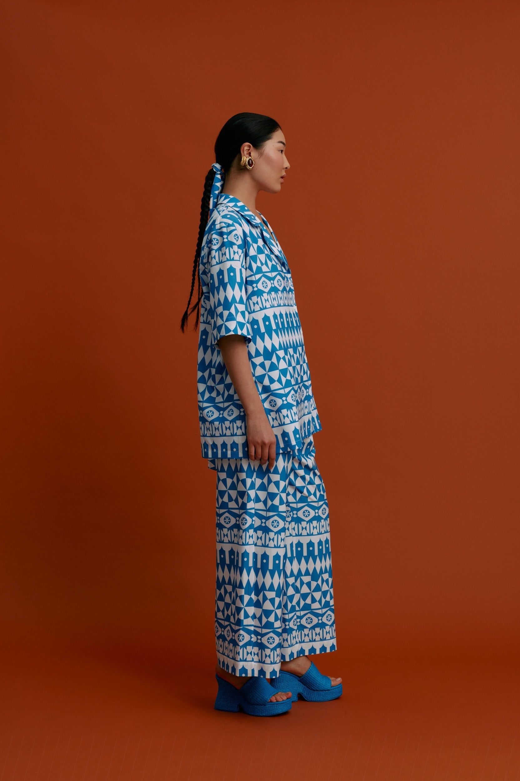 VOLISSOS Pants (White motifs blue)