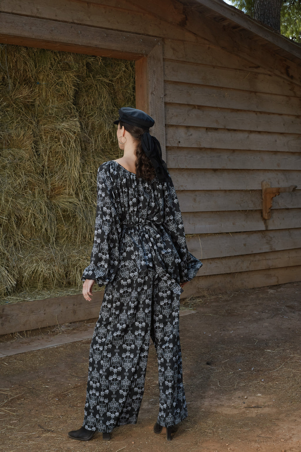ZEUS PANTS (Black Vase Print)