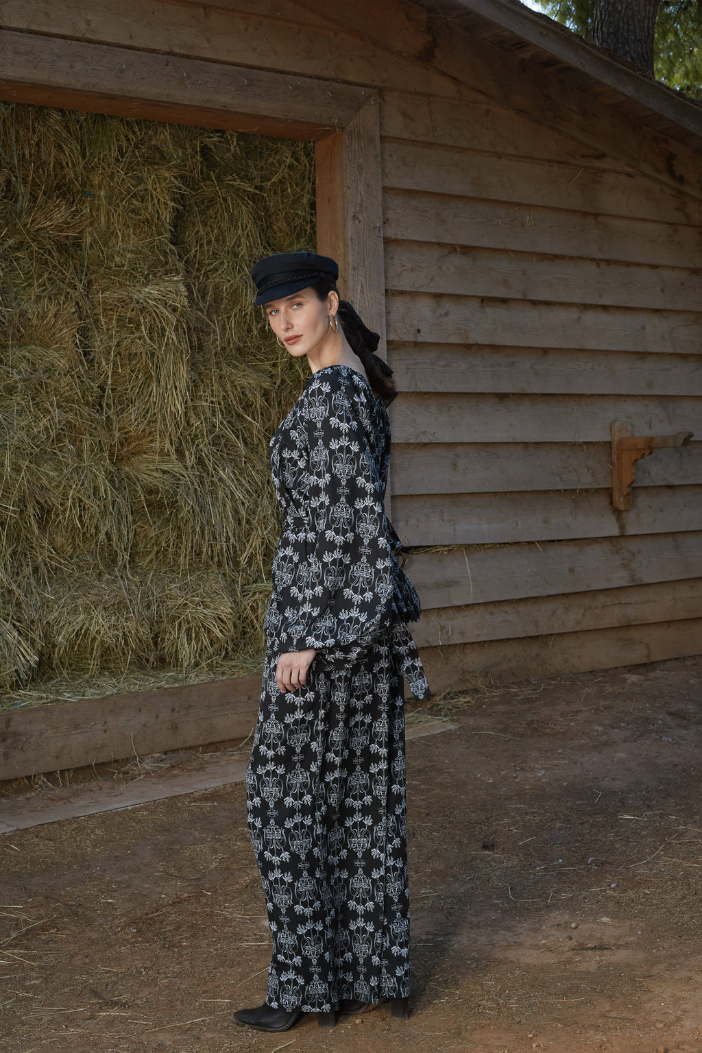 ZEUS PANTS (Black Vase Print)